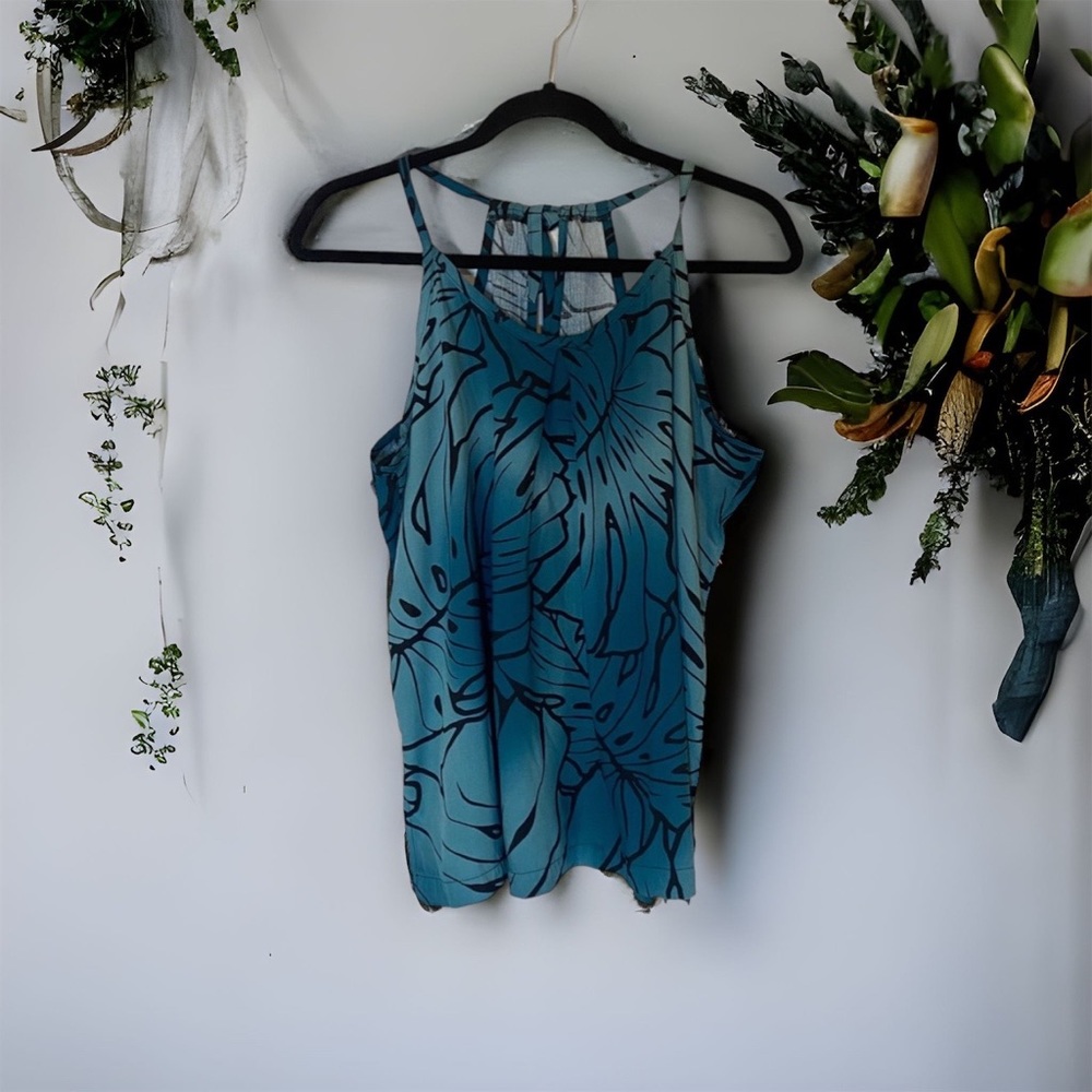 🌴NEW Tropical Leaf Print Summer Top Size Large🌴